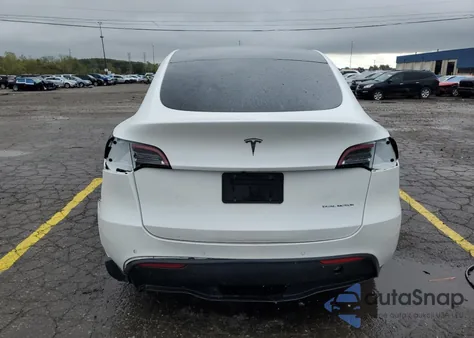 2022 Tesla Model Y z USA, uszkodzony, nr VIN 7SAYGDEE4NF366291